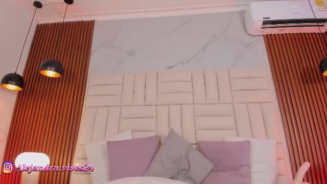 alejandra_vives's livestream recording · Female