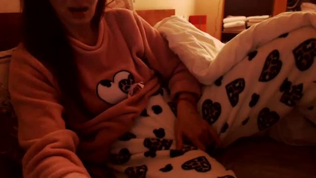 andrasweetie Chaturbate cam video 2026-10-03 02:06