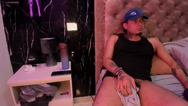 _cannabitch Chaturbate webcam show 2026-08-23 00:27