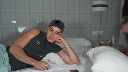 _couplevibes Chaturbate webcam recording 2026-10-04