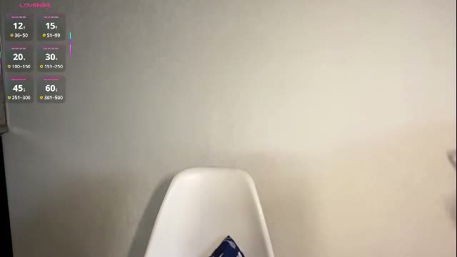 crystlepipkins Chaturbate live cam show 2026-09-16