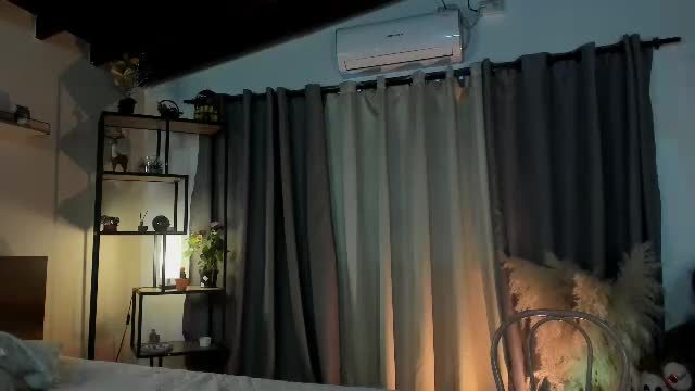 dalylarose Chaturbate live cam show 2026-09-17 19:03
