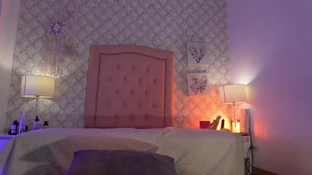 danna__ortiz Chaturbate live cam show 2026-08-12 17:50