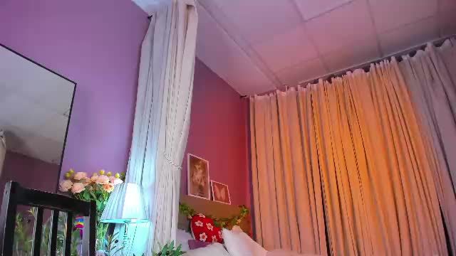 dearly_emily Chaturbate webcam show 2026-10-04 21:05