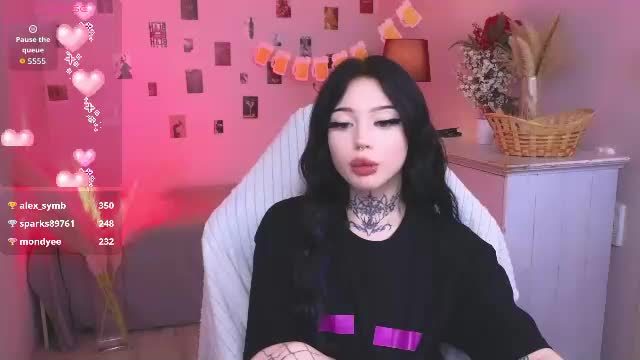 emma_kirks Chaturbate cam video 2026-10-04 19:19