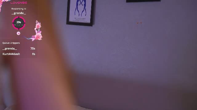 emmiellee Chaturbate live cam show 2026-09-07 12:21