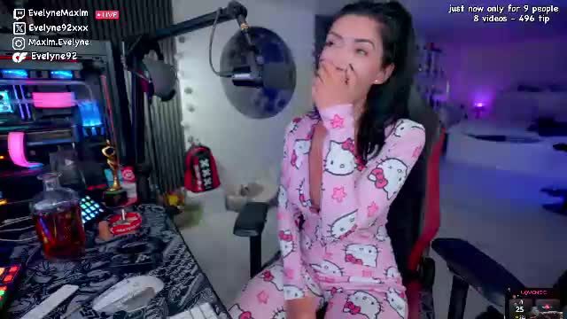 live cam video — evelyne92 on Chaturbate, 2026-09-22 22:31