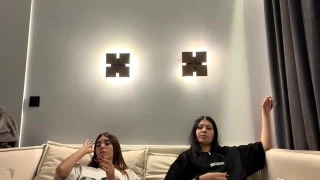 feleciacuzzo Chaturbate cam show 2026-08-12 23:14
