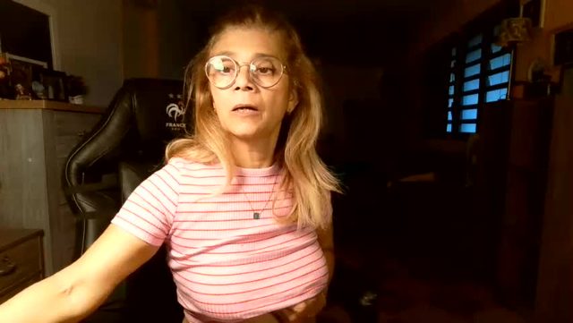 francelune Chaturbate cam recording 2026-08-25 15:48