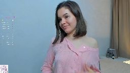 heyim_laura Chaturbate live cam show 2025-12-26 17:02
