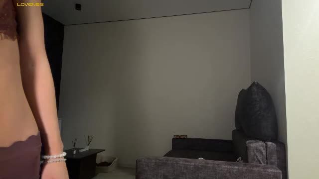 hoaarisa Chaturbate live recording 2026-06-19 00:01