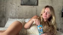 isabellesings Chaturbate livestream recording · Female