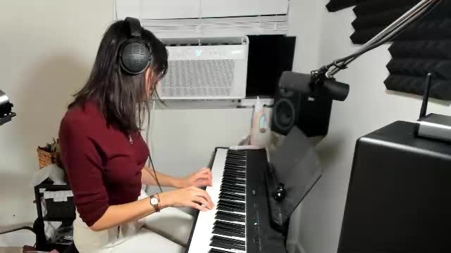 itschloelaurent Chaturbate cam recording 2026-08-05 04:10