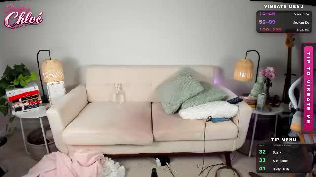 itschloelaurent Chaturbate webcam show 2026-08-13 02:57