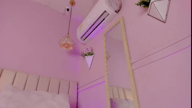 _karol_18 Chaturbate live cam show 2026-07-27 23:32