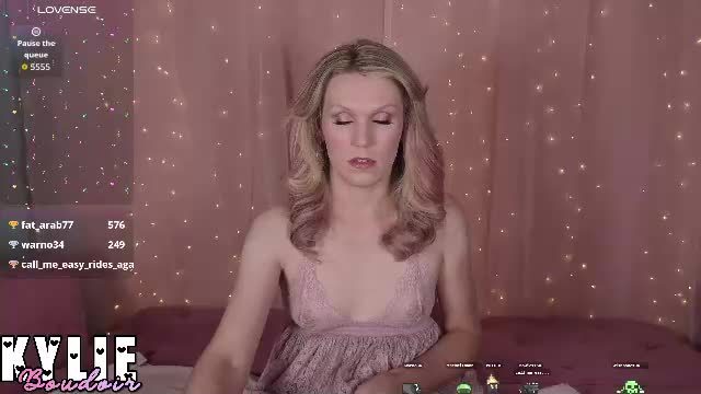 kylieboudoir Chaturbate live cam show 2026-08-06 09:36