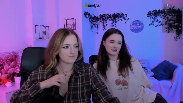 liana_kisses Chaturbate webcam show 2026-08-30 01:21