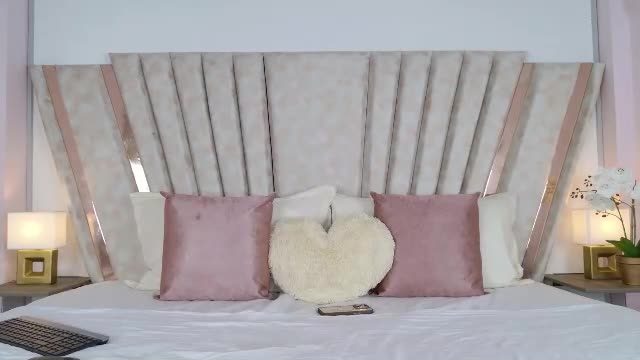 little_janne_ Chaturbate cam show 2026-07-18 04:34