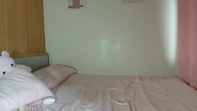 littletsmaya Chaturbate live recording 2026-07-12 10:52