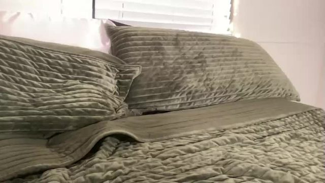 lovefromrose1 Chaturbate webcam show 2026-08-14 07:03