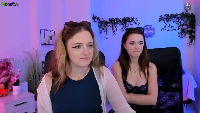 luna_berryy Chaturbate live cam show 2026-08-23 06:08