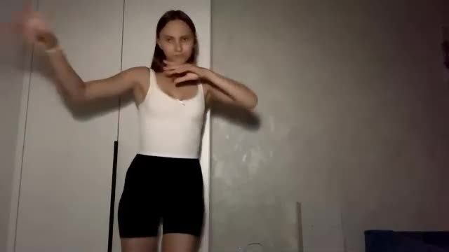 lynellegundelach Chaturbate webcam recording 2026-08-12