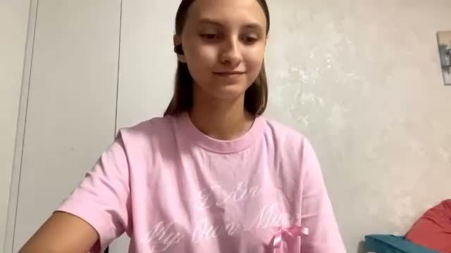 lynellegundelach Chaturbate webcam show 2026-08-26