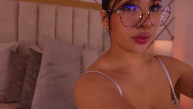 lyrabellini's xxx show (Chaturbate, 2026-09-17 17:00)