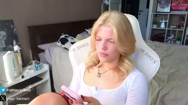 maya_blonde18 Chaturbate cam show 2026-09-07 08:56