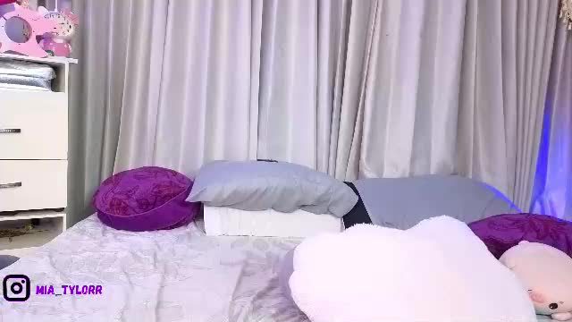 mia_tylor01 Chaturbate webcam show 2026-09-09 06:00