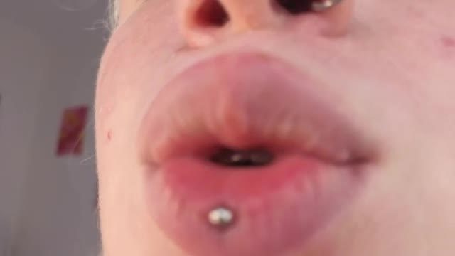 mia_waterlily Chaturbate webcam show 2026-06-15 09:35