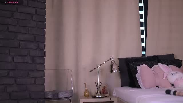 misskiarra Chaturbate cam show 2026-10-03 17:07