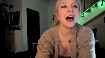 missycrystal Chaturbate cam video 2026-09-28 23:19