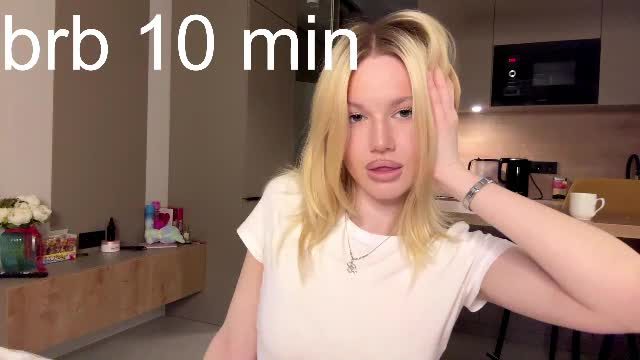moonavellle_ Chaturbate live cam show 2026-07-27 01:23