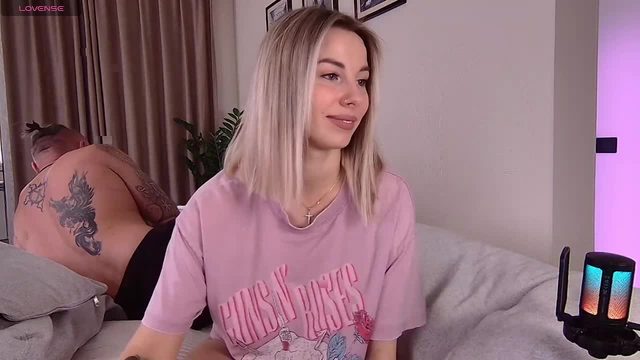 niki7377 Stripchat webcam recording 2026-10-03 07:38