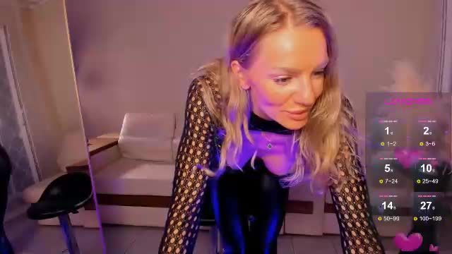 oliva_candy Chaturbate webcam show 2026-08-31 19:35