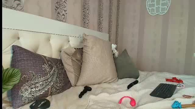 ophelia_blue's cam show — Chaturbate, 2026-09-17 11:36