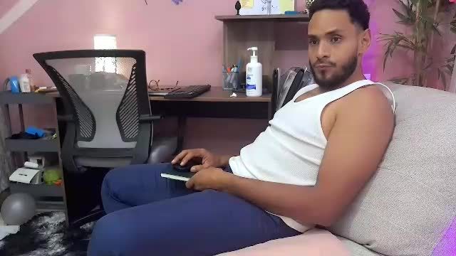 pineappleflipped Chaturbate live recording 2026-08-24