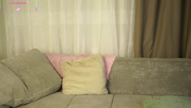 roxanelan Chaturbate live recording 2026-06-07 15:36