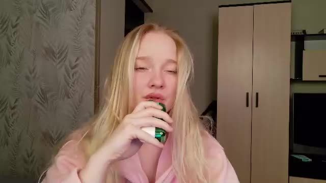 shawty_miia Chaturbate webcam show 2026-08-29 02:13