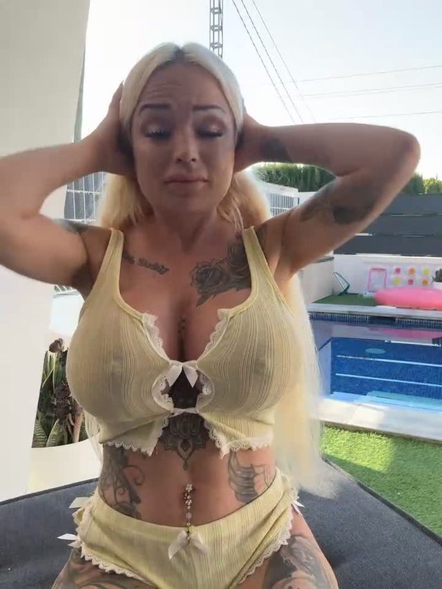 shortybig_official Stripchat cam show 2026-06-24 08:17