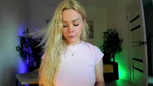 super_peach Chaturbate cam show 2026-06-29 15:00