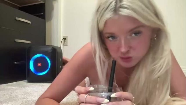 sydneyadkisson Chaturbate cam show 2026-08-28 04:20