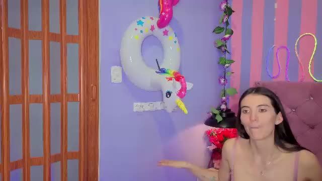 valkiria_and_dione's live recording on Chaturbate, 2026-09-17 01:51