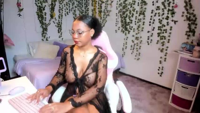 violeta_miler_ Chaturbate cam show 2026-05-18 00:27