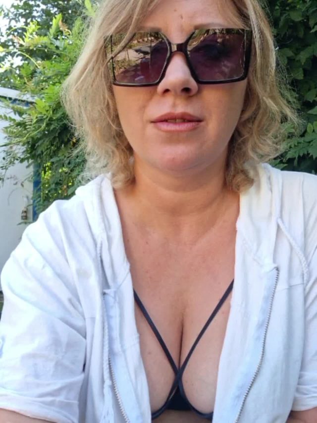yourwitcher Bongacams cam video 2026-09-10 13:45
